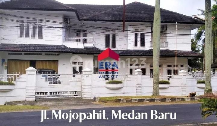 RUMAH MEWAH INTI KOTA MEDAN BARU