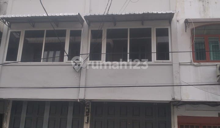 RUKO 3 LANTAI JALAN BUKIT BARISAN DALAM