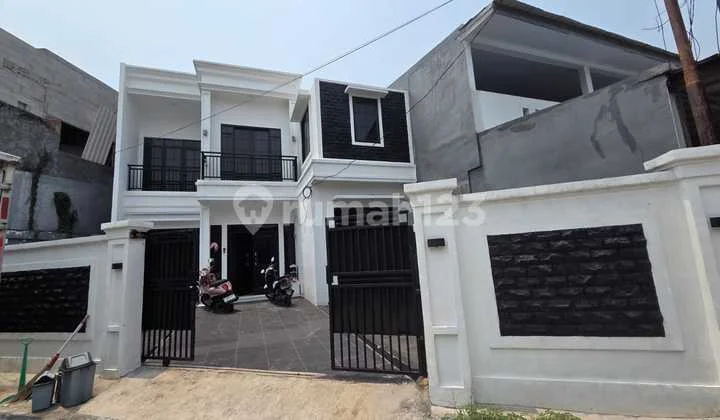 For Sale Fast, Ma'am, House 1.6M 3 Bedrooms New Renovated in Cengkareng, West Jakarta