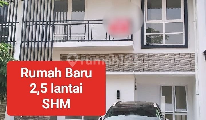 Rumah Baru 3 Lantai di Casa Bellevue Residence Bintaro