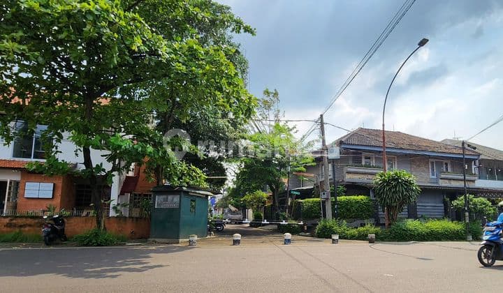 Rumah Hunian Cocok Untuk Komersial di Sektor 1 - Bintaro