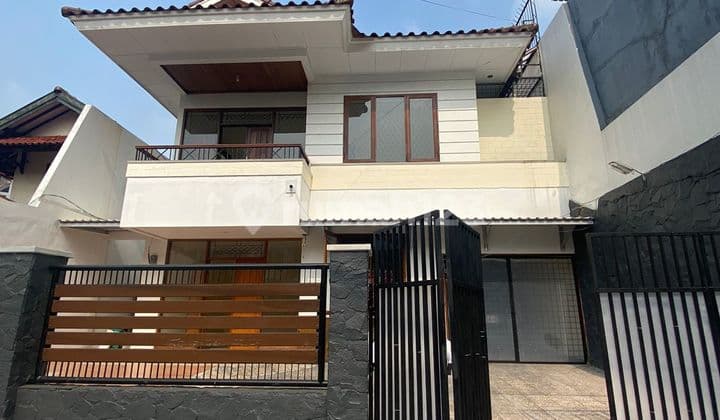 Rumah Siap Huni Dekat ke Senayan City dan Plaza Senayan