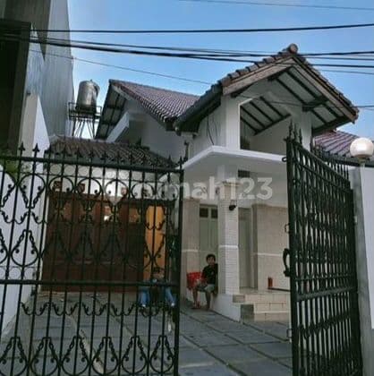 Rumah Siap Huni di Dekat Pakubuwono, One Gate Access