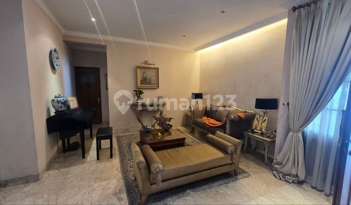 House in Senopati Area Suitable for Commercial Use