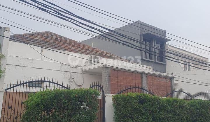 Siap Huni, Rumah di Kawasan Kebayoran Lama. Dekat Permata Hijau