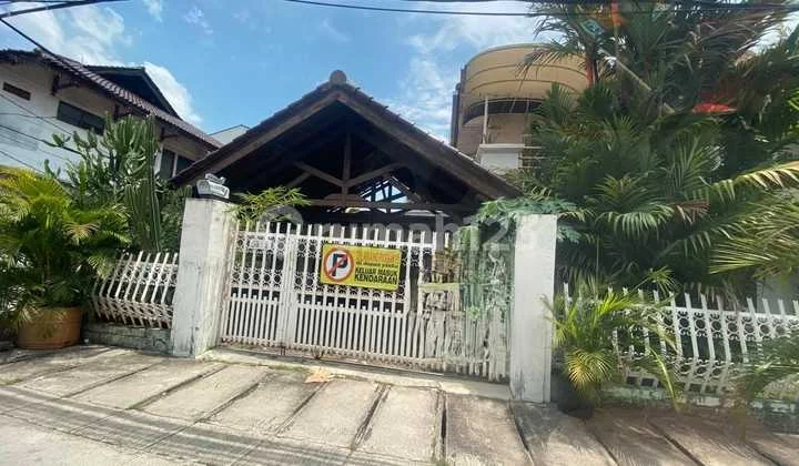 Residential House in the Walikota Complex in Kelapa Gading Residential House in the Walikota Complex in Kelapa Gading