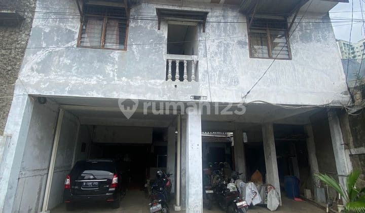 Residential Homes include Boarding Houses in a Strategic Location at Petamburan