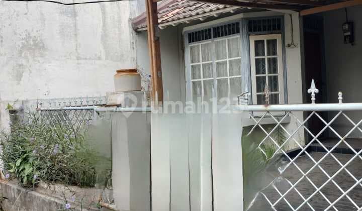 Ready-to-Occupy House in Bintaro, South Tangerang