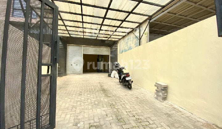 3-Story Shophouse in Strategic Location, Cempaka Putih, Central Jakarta