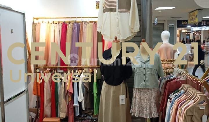 Kios Hook di Mangga Dua Lokasi Strategis