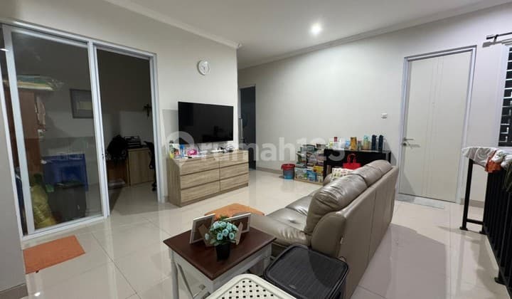 Rumah BSD 2 Lantai Sudah Renovasi Semi Furnished Lingkungan Nyaman Cocok untuk keluarga kecil