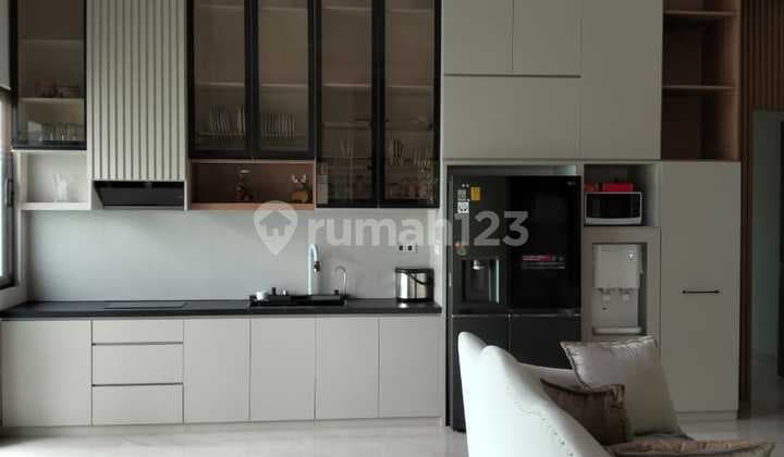 Rumah Mewah Ada Lapangan Bulu Tangkis