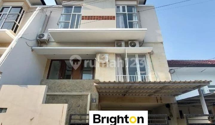 Villa Full Furnished 4 Lantai 3+1 Kamar Pool Nusa Dua