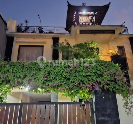 Rumah Mewah 5+1 Kamar Pool Taman Dalung Kerobokan Kaja