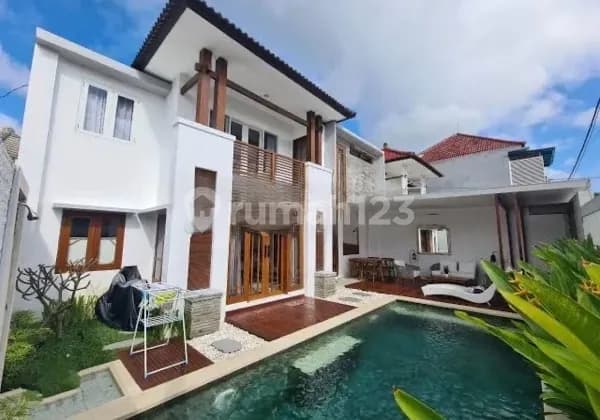 Min 2 Tahun Villa Tropis Modern 3 Kamar Munggu Badung