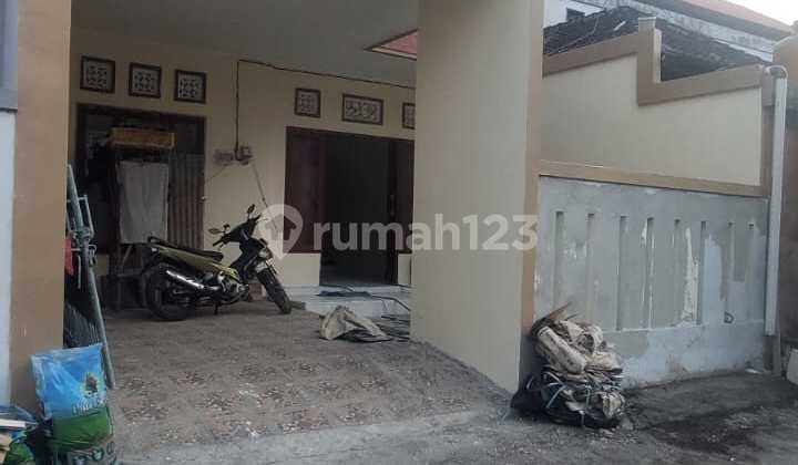 Modern Minimalist House 2 Floors, 3 Bedrooms, Tukad Pakerisan Denpasar