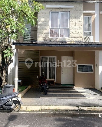 2-Story House, 3 Bedrooms, One Gate System, Flood-Free, Jimbaran