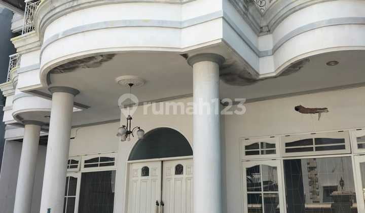 Move-In Ready East-Facing 5-Bedroom House in Pemogan, South Denpasar