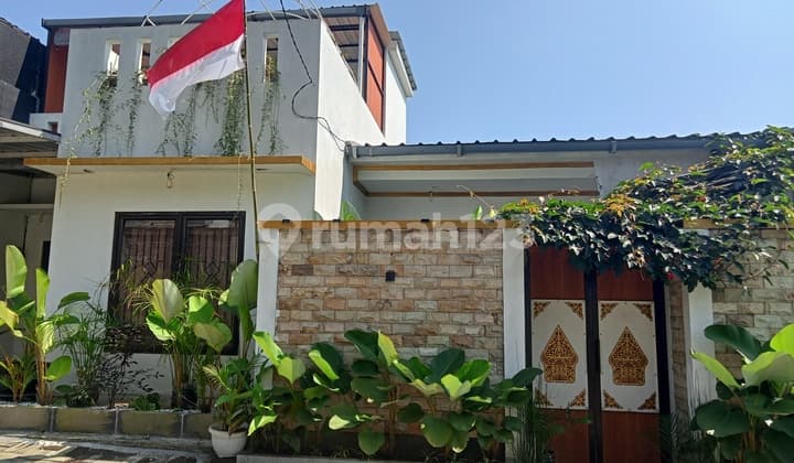 Rumah Lokasi Strategis Dekat Jalan Raya Utama Dijual Segera