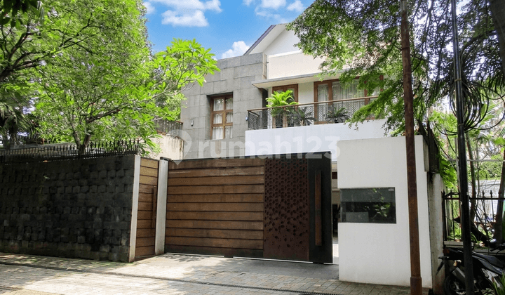 Not Everyone Can Have a House This Big in the Middle of South Jakarta