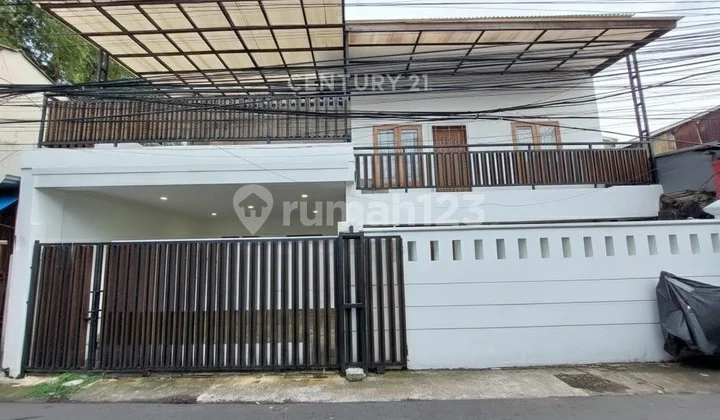 3 Bedroom House in Gandaria Utara Between Polim and Radio Dalam