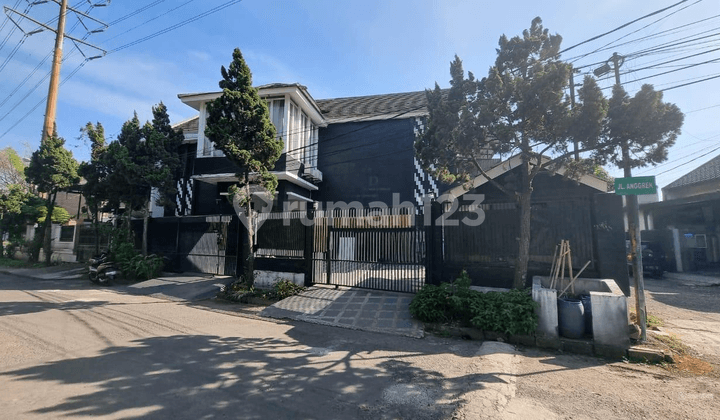 Nice Semi-Furnished House in Pasadena Complex Bandung