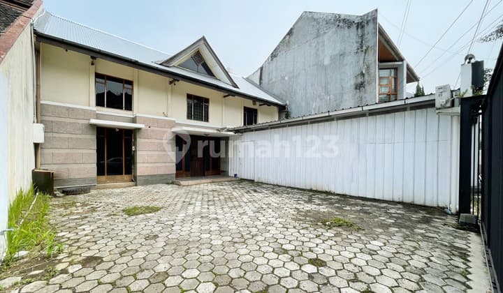 Rumah Hitung Tanah di Komplek Setra Indah, Bandung