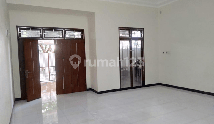 Rumah Mainroad Sumbersari Bisa Dipakai Untuk Usaha