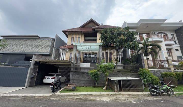 3-Storey House Near Maranatha University