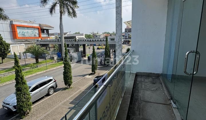 Strategic Singgasana 2-Story Shophouse Near Bpk Penabur School