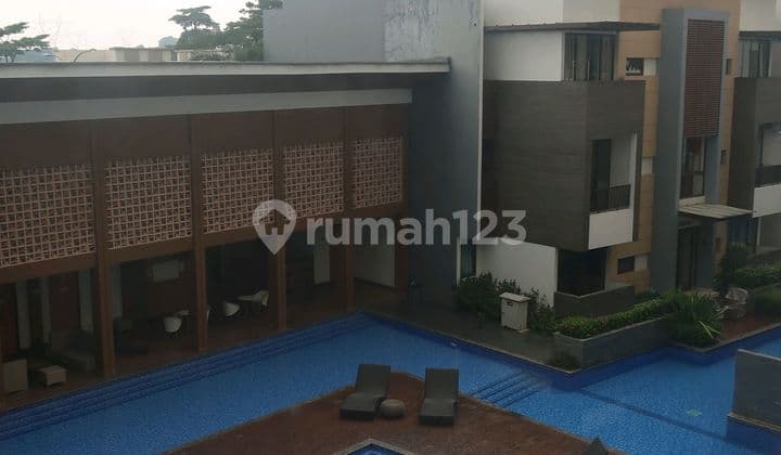 Apartemen 3Br Eksklusif View Kolam ,Strategis di Pusat Bsd