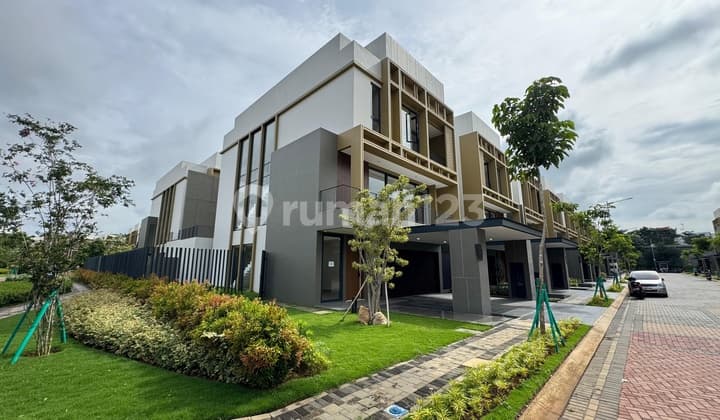 Rumah Mewah Baru Posisi Hoek Ada Private Lift Dibsd Harga Nego