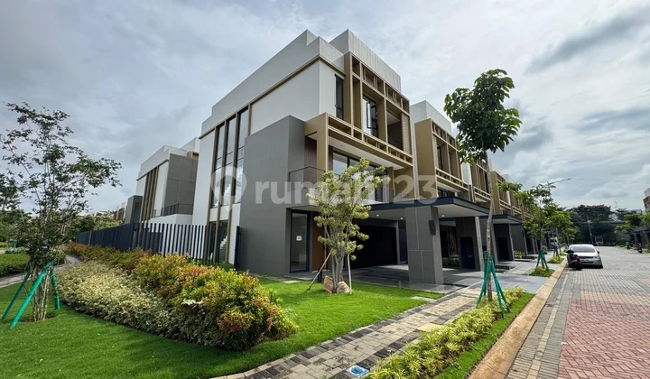 Rumah Mewah Baru Posisi Hoek Ada Private Lift Dibsd Harga Nego