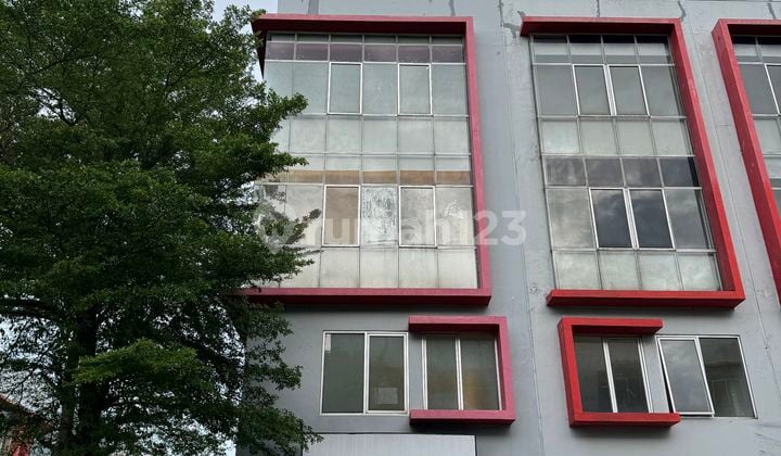 For Rent or For Sale 4-Hook Shop House in Kalideres, West Jakarta