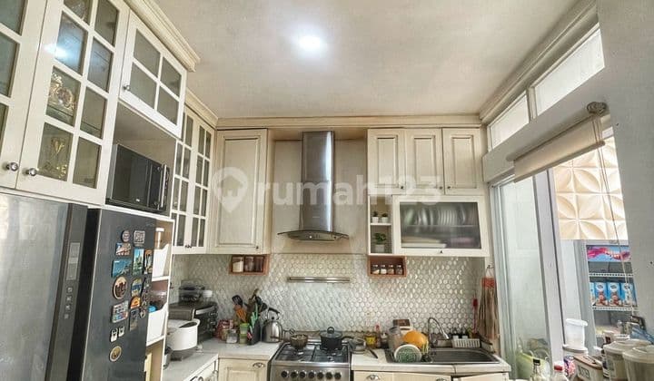 Dijual Rumah 2 LT Bagus Furnished di Cluster Jatinegara Kaum Jakarta Timur