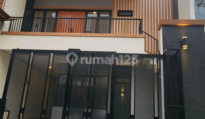 Rumah Baru di Muara Karang Dikelilingi oleh Pusat Kuliner . Sekolah Bpk Penabur. Sekolah Permai. Selangkah Menuju Pasar Muara Karang dan Mal Baywalk . Dilalui oleh Kendaraan Umum dan Lokasi Sangat Startegis Dekat ke Pasar Muara Karang