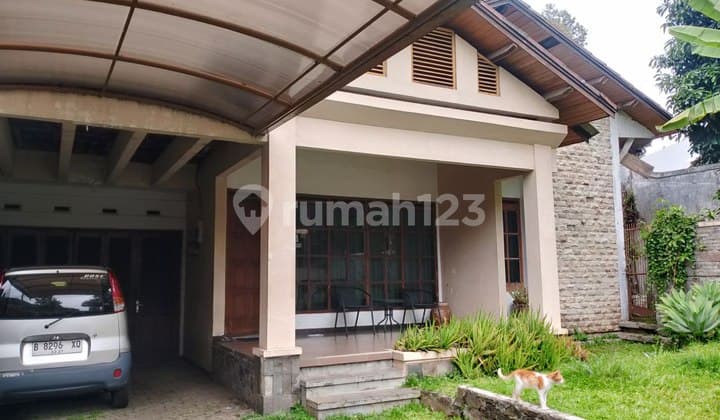 Rumah Hitung Tanah di Komplek Asri Setrasari Bandung