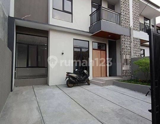 Rumah Baru 2 Lantai Siap Huni SHM di Turangga Buah Batu