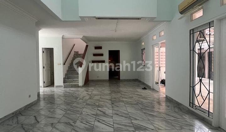 Rumah Besar 2 Lantai Bsd