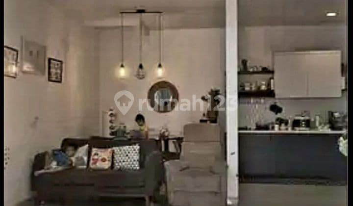 Rumah 2,5 Lantai Sudah Renovasi Murah