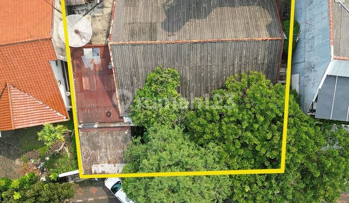 For Quick Sale Old Land Value House in Lauser Kebayoran Baru