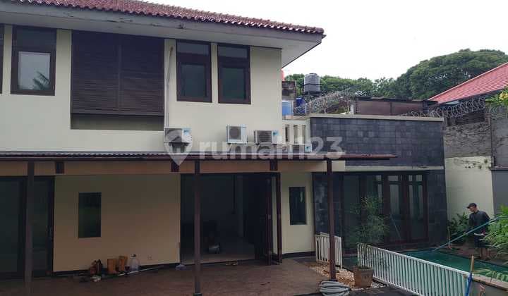 Disewakan Rumah di Daerah Kuningan 01, Jakarta Selatan