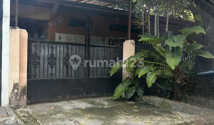 Dijual Rumah Tua Hitung Tanah Area Kramat Pela, Jak Sel