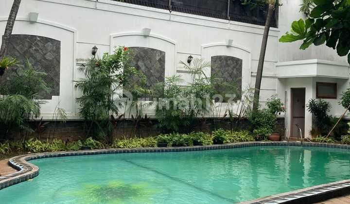 Dijual Rumah Asri + Kolam Renang Daerah Cilandak, Jakarta Selatan