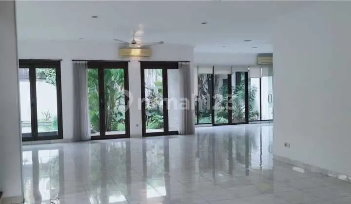 Dijual Rumah 2 Lantai Area Kemang, Jakarta Selatan