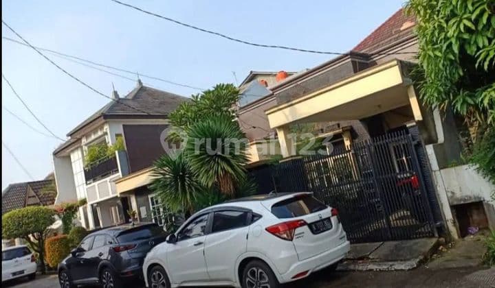 Rumah 2 Lantai di Bekasi kota Sudah Renovasi SHM Barat