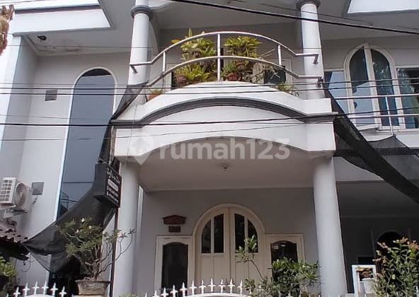 Rimah 2 Lantai Perumaham Tytyan Dekat Summarecon Bekask