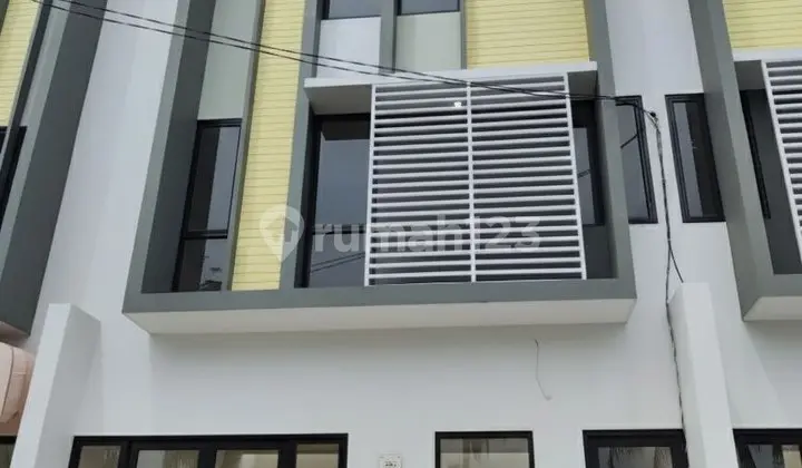 Dijual Ruko Baru Siap Huni 3 LT di Prima Harapan Regency Bekasi