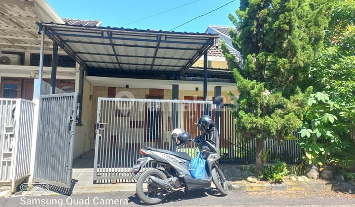 di jual murah rumah dalam komplek di bumi adipura gedebage