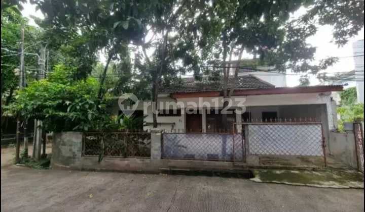 For Sale Hook House in Kalibata South Jakarta Price Below NJOP